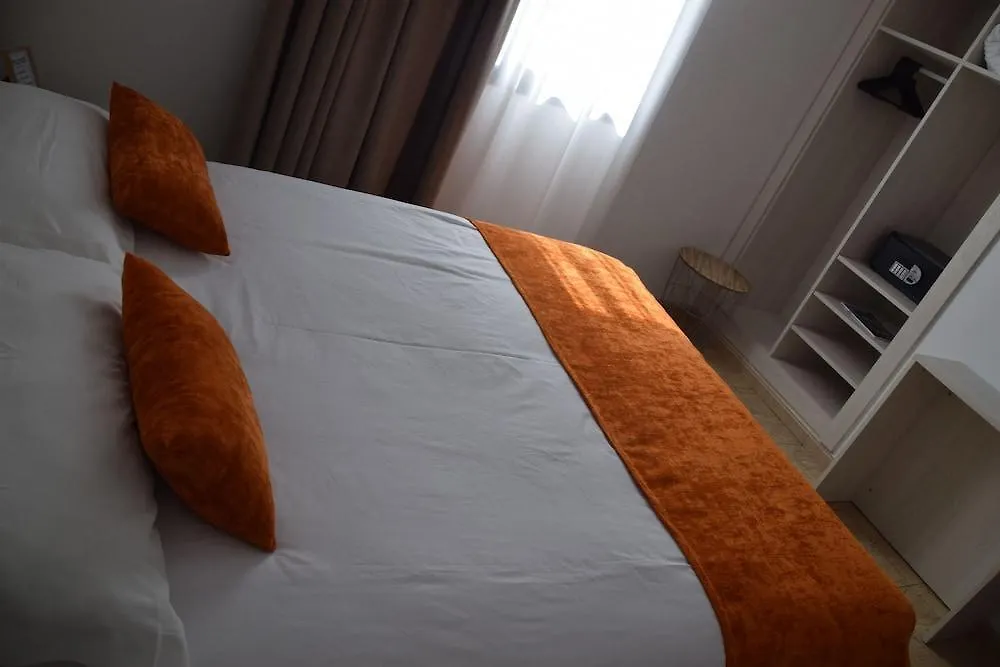 Hotel Bella Dolores Льорет-де-Мар 2*,